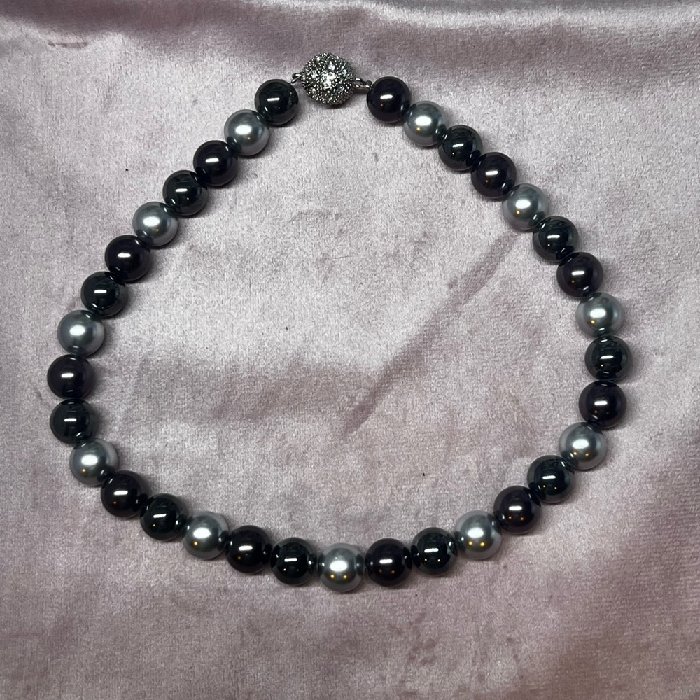 Elegant Black and Silver Beaded Necklace